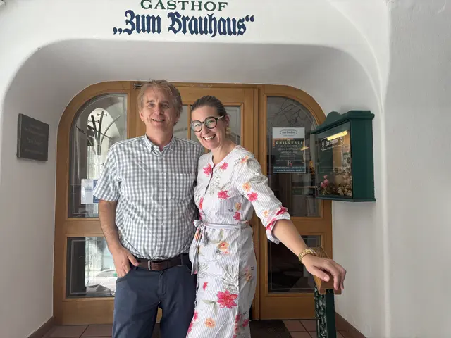 Werner und Kathrin Großschedl freuen sich über den Sieg bei der Aktion MeinBezirk-MeinWirt. | Foto: Alexander Schmaranzer/MeinBezirk