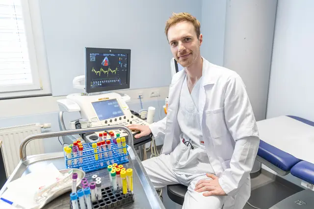"Der Biomarker zeigte Unterschiede zwischen Menschen mit normalem Zuckerstoffwechsel, Prädiabetes und Typ-2-Diabetes", erklärt Christoph Strohhofer von der Med Uni Graz.  | Foto: Med Uni Graz/Foto Fischer