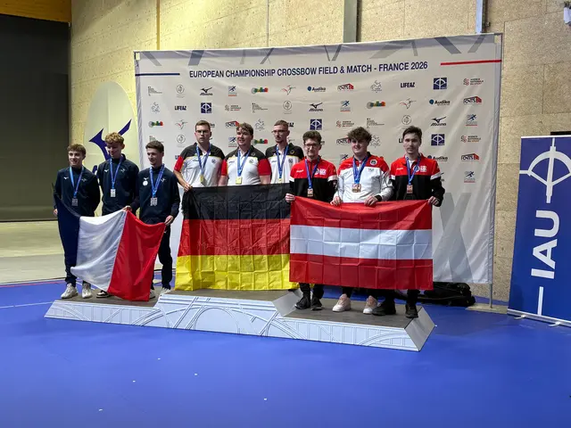 Bei der Armbrust Europameisterschaft in Châteauroux, Frankreich, gab es für das Team Österreich im Bewerb U 23 10 m mit Daniel Mayrhofer, SV Pabneukirchen, Johannes Hoffelner, SV Knittelfeld, Fabian Steinkellner, SV Pabneukirchen, die Bronzemedaille, rechts.  | Foto: Schützenverein Pabneukirchen