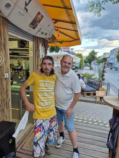 Faiasalamanda Mario Haber (links) mit Landesobmann Clemens Costisella (rechts)