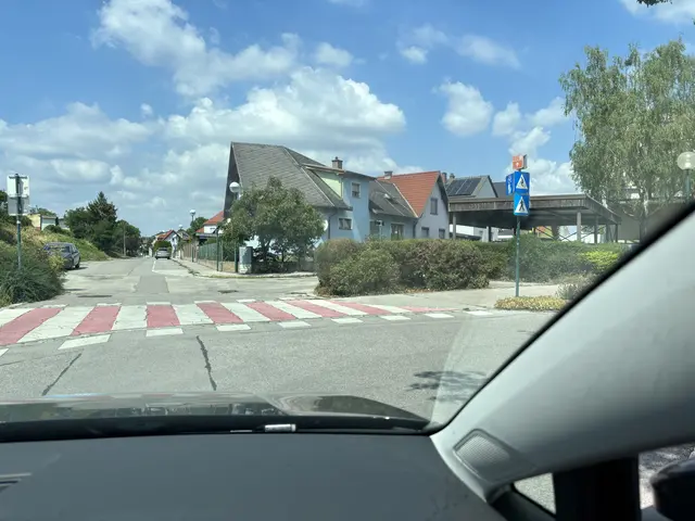 In Tulln bei der Guntergasse kommen mehrere "Hindernisse" zusammen. | Foto: Victoria Edlinger