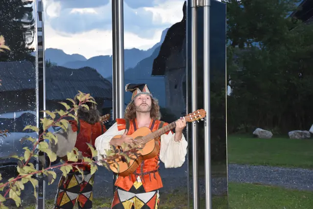 Matteo Obernosterer als Osram vor der Bachmannkuppel | Foto: MeinBezirk/Carmen Rienzner