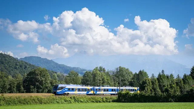 Fahrgäste der BRB müssen sich auf geänderte Fahrpläne und Schienenersatzverkehr einstellen. 
 | Foto: BRB/Dietmar Denger