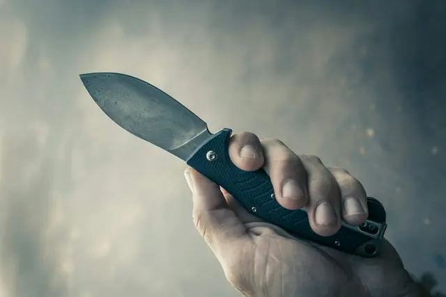 Am Donnerstag kam es in einer Grazer Notschlafstelle zu einer Messerattacke.  | Foto: Harrison Kugler/Unsplash