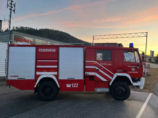 Eine Person wurde aufgrund des Verdachts einer Rauchgasvergiftung vom Rettungsdienst zur weiteren medizinischen Abklärung in das Klinikum Klagenfurt verbracht (Symbolfoto) | Foto: MeinBezirk.at