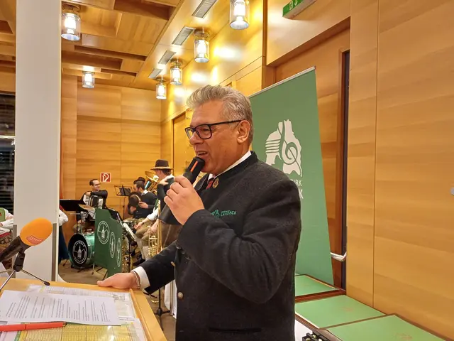 Die Initiative kam von Florian Geiger, Bezirksobmann des Musikbezirkes Landeck. | Foto: Monika Hammerl