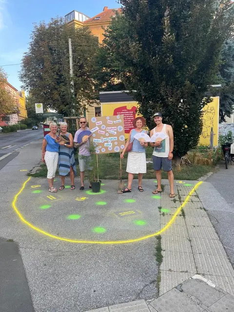 Die Nachbarschaftsinitiative "Wir gestalten Geidorf" fordern verstärkte Entsiegelung im öffentlichen Raum, etwa am sogenannten Wormspitz.  | Foto: Initiative Wir Gestalten Geidorf
