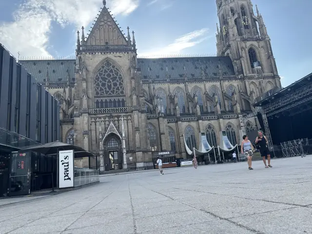Am Linzer Domplatz wurde vergangenen Freitag ein neuer Rekordwert von 39,7 Grad gemessen. | Foto: MeinBezirk