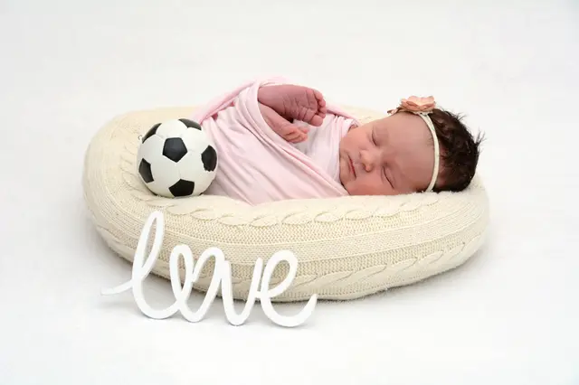 Name: Lara
Geburtsdatum: 23.07.2026
Gewicht: 3.625 g
Größe: 53 cm
Eltern: Stephanie und Christoph Huber aus Knittelfeld | Foto: Babysmile