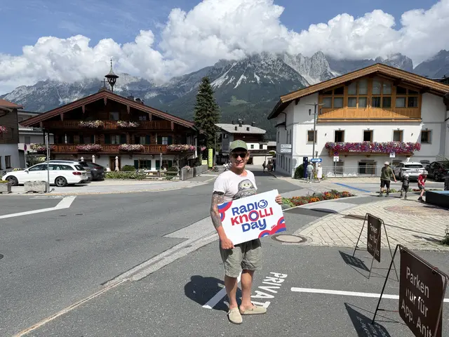 Ö3-Moderator Andi Knoll hat in den ersten Ferienwochen bereits einiges erlebt und wagte sich nun an den Fuß des Wilden Kaisers.  | Foto: Hitradio Ö3/Denise Wurz