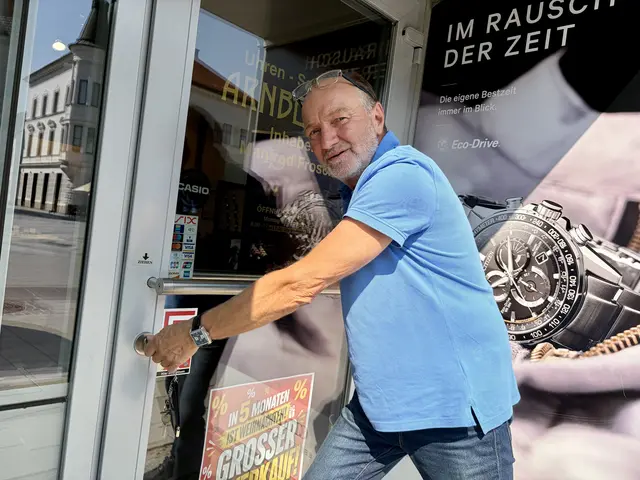 Am 31. August schließt Manfred Frosch sein Uhrenfachgeschäft am Leobener Hauptplatz. | Foto: Gaube