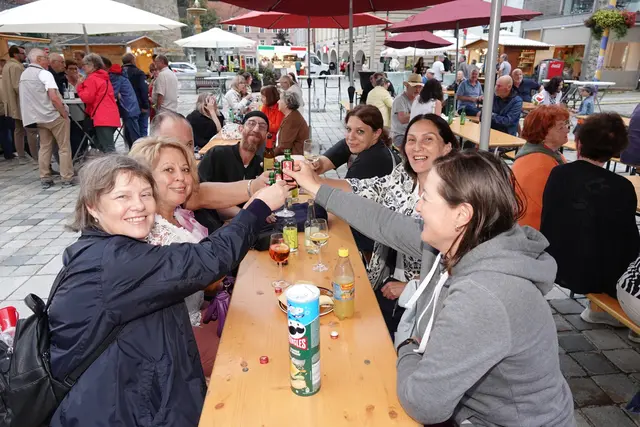 Hier wurde auf die Summer Vibes angestoßen. | Foto: MeinBezirk/Michael Blinzer