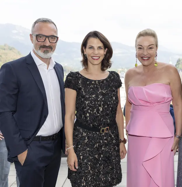 IV-Salzburg-Präsident Andreas Wimmer, Landeshauptfrau Karoline Edtstadler und Festspielpräsidentin Kristina Hammer | Foto: IV Salzburg / Kolarik