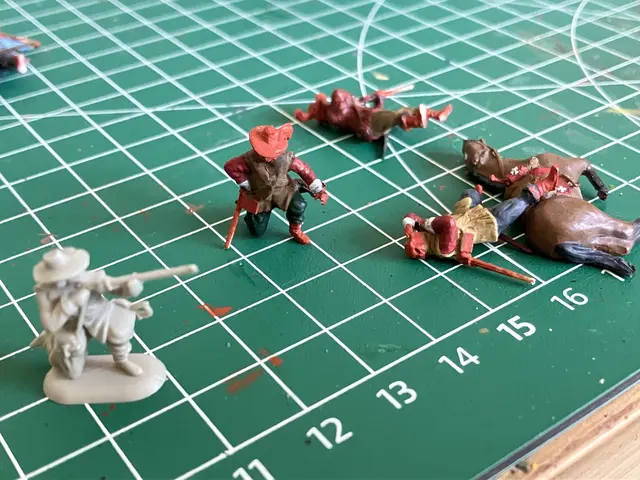 Die bunten Figuren rechts sind alle Veränderungen/Abwandlungen des einheitlichen grauen Vordrucks links. | Foto: Stockmann