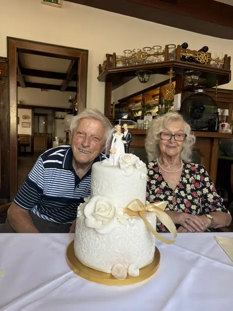 Zuckersüß: Das glückliche Ehepaar Anna und Herbert Posch.  | Foto: Lea Wohlmannstetter