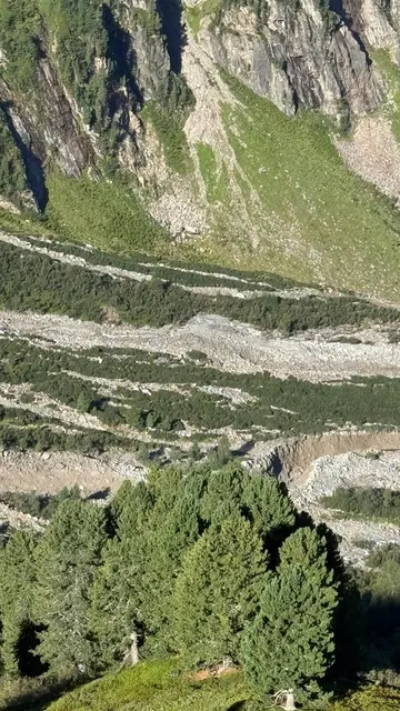 Das Ereignis hinterließ tiefe Spuren im Gelände | Foto: Arthur Lanthaler/Geraer Hütte