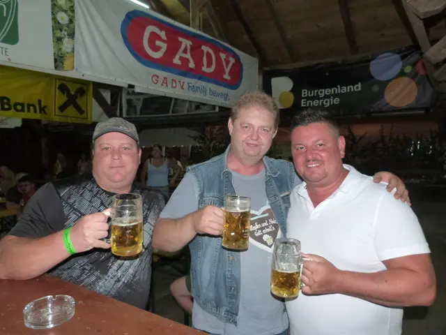 Musik, Tanz und gute Laune: Beim traditionellen Waldfest in Langeck wurde am Wochenende wieder ausgiebig gefeiert und auch Bürgermeister Michael Kefeder war dabei! | Foto: Vanessa Wittmann