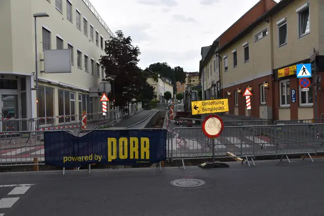 Aufgrund von Bauarbeiten ist die Kreuzung Schlaininger Straße / Steinamangerer Straße derzeit gesperrt. | Foto: MeinBezirk/Michael Strini