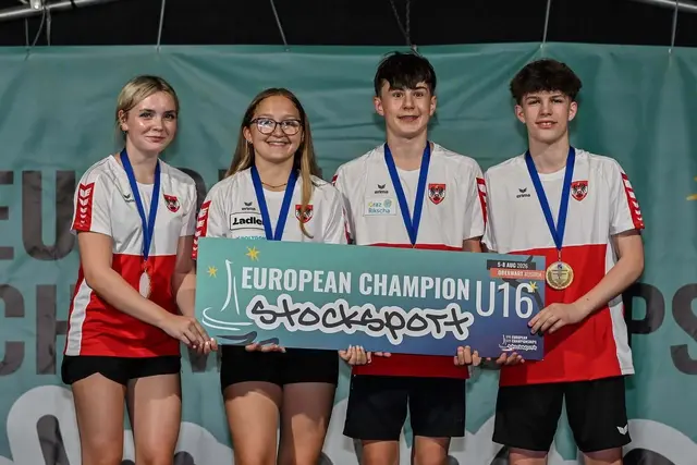Österreichs U16-Mixed Team holte die Goldmedaille: Laura Resch, Tanja Steinmair, Jakob Wieser, Alexander Schopf | Foto: Stocksport Austria/Herbert Pendl