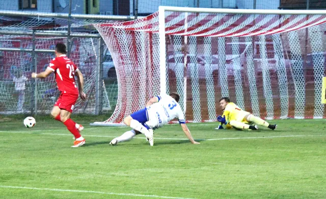 Dario Tadic scheiterte am Gästetorhüter (57.). | Foto: Peter Seper
