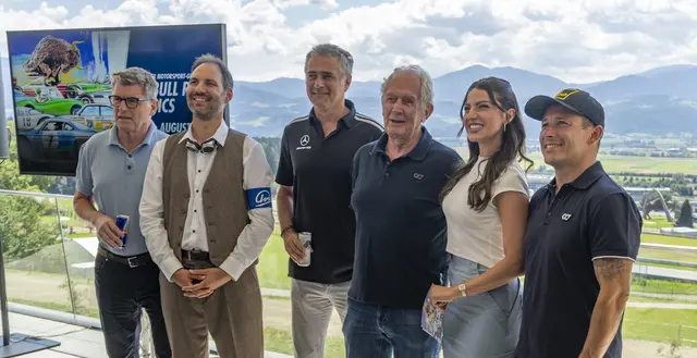 Pressetermin am Red Bull Ring: Robert Krickl (2.v.li.) mit  Red Bull Ring Generalmanager Thomas Überall, Karl Wendlinger, Helmut Marko, Moderatorin Alina Marzi und Christian Klien (v.l.) | Foto: Robert Krickl