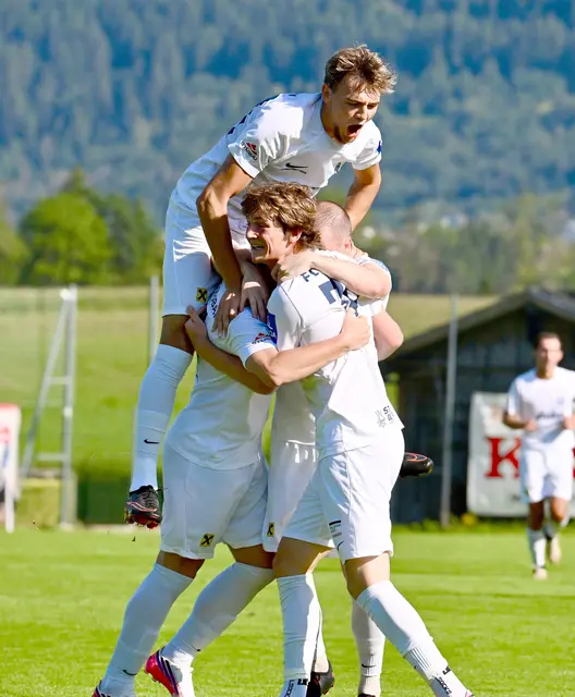 Stubaier Tor- und Siegesjubel im Oberperfer Stadion. | Foto: Hassl