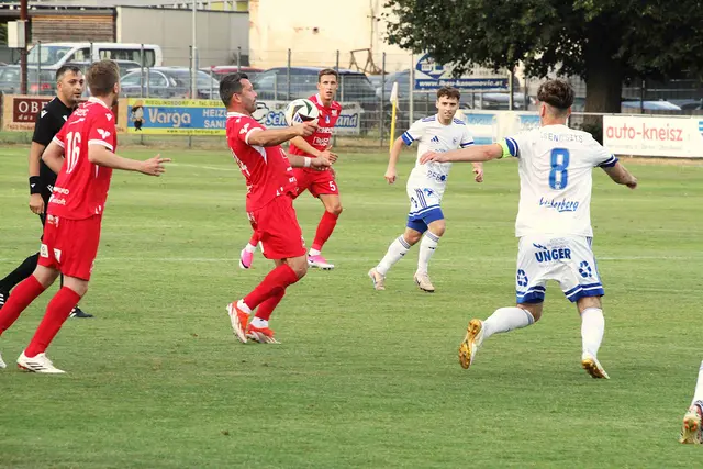 Über 600 Zuschauerinnen und Zuschauer kamen in die Autohaus Frieszl Arena nach Pinkafeld zum Bezirksderby der Burgenlandliga zwischen SC HERZ Pinkafeld und ASKÖ Kohfidisch (1:1). | Foto: Peter Seper