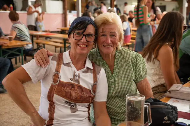 Hermi Stix und Patricia Lessainsky genossen das gelungene Fest.