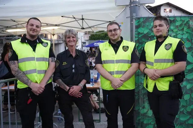 Immer für einen Einsatz parat war die Security des Abends.  | Foto: AMG