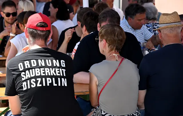 Starkes Motto für ein starkes Fest tranparent präsentiert.