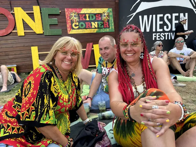 Das Trio aus dem Weinviertel ist vom One-Love Festival begeistert.  | Foto: MeinBezirk/Barbara Babonitsch-Diewald