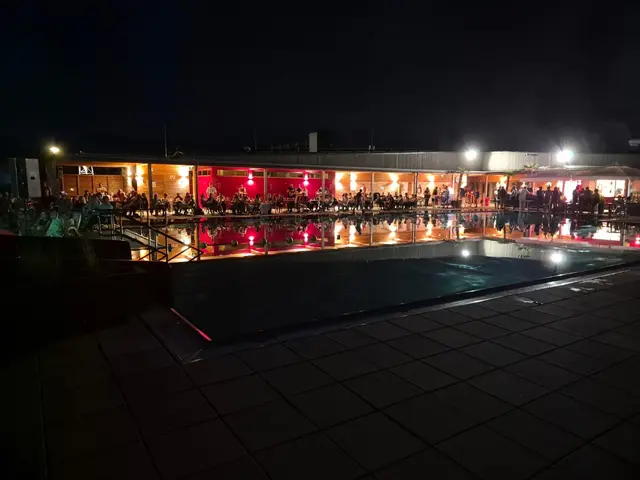 Mit „Mamma Mia!“ wurde das Familienbad Kirchbach zur sommerlichen Kinobühne. | Foto: Marco Url