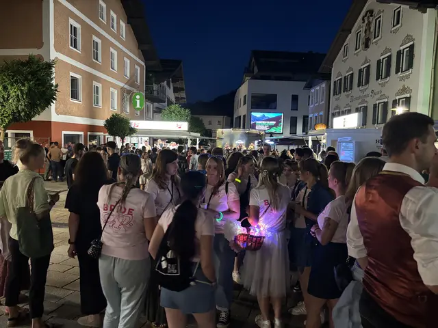 Je später der Abend desto mehr Besucher kamen. | Foto: Christian Amtmann