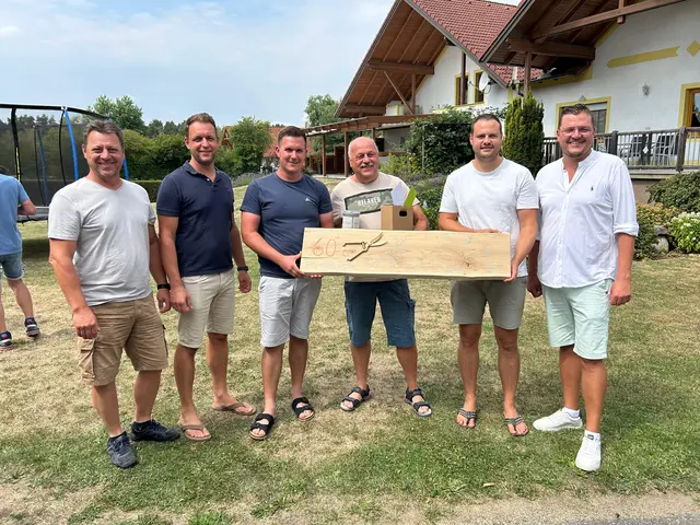 Leiter des Verwaltungsdienstes Helmut Fuchs, Feuerwehrkommandant Daniel Müllner, David Wirth, Jubilar Andreas Haider, Lukas Schuh, Feuerwehr-kommandantstellvertreter Martin Strondl (v.l.). | Foto: Freiwillige Feuerwehr Albrechts