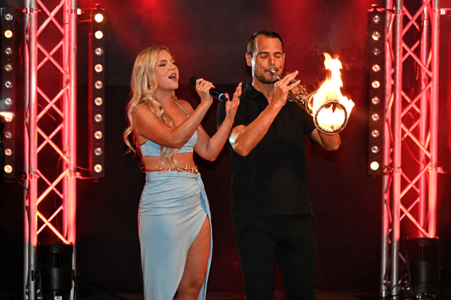 Natalie Holzner und Daniel Düsenflitz sorgten mit der spektakulären Feuertrompete für einen grandiosen Abschluss | Foto: Gerlinde Siebenhandl