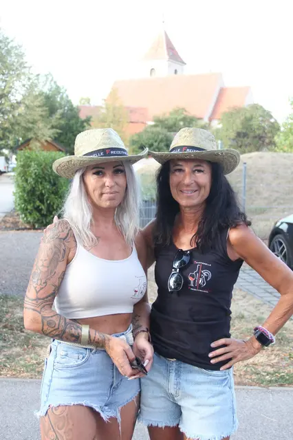 Stephanie Hellmaier und Angela Smida. | Foto: Zezula, treilaf