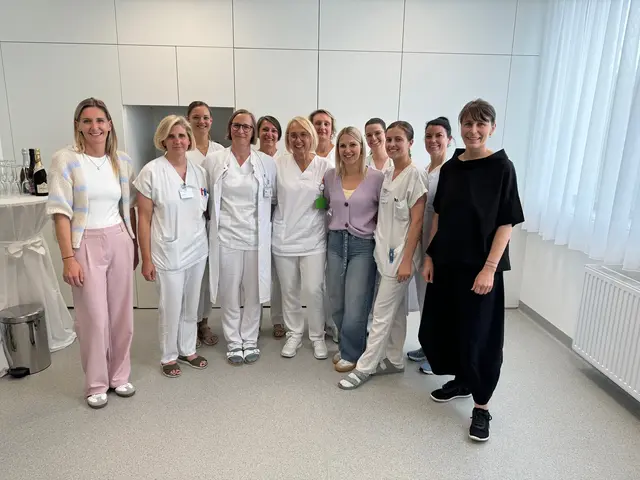 Das Team der Gynäkologie und Geburtshilfe rund um Primaria Eva Pavelka (3. von links) ist stolz auf die erreichte Zertifizierung. | Foto: Gesundheit Burgenland