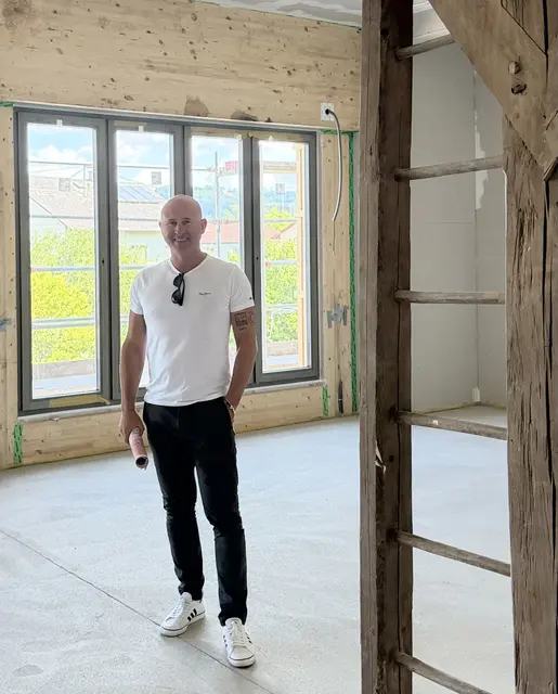 Ortschef David Allerstorfer besichtigt die Baustelle. | Foto: Marktgemeinde Feldkirchen