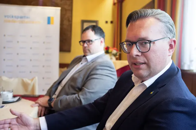 ÖVP-Landesgeschäftsführer Matthias Zauner (r.) ärgert sich über Schnedlitz-Aussagen. | Foto: Santrucek