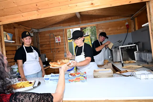 Eine von vielen Spezialitäten Marke "hausgemacht": Blattln mit Krauf sind immer ein Renner!