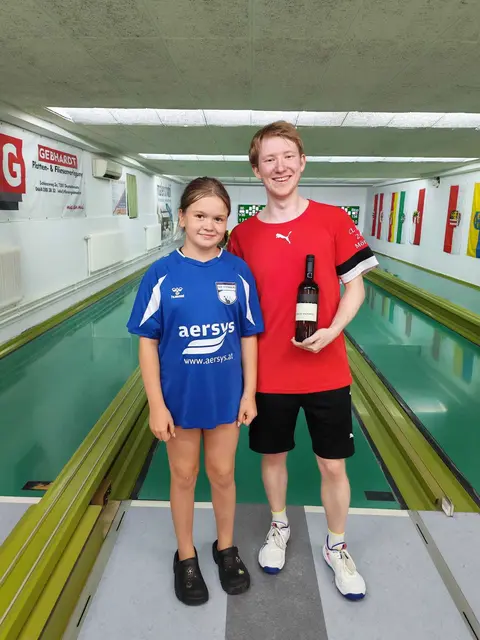Bei den Herren holte Lukas Temistokle mit beeindruckenden 644 Kegeln den Turniersieg. | Foto: SKK Steinberg
