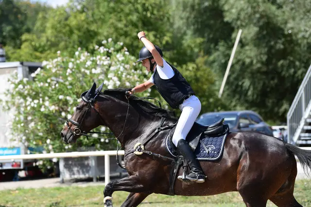 Livia Schranz holt Platz 2 im SanoVet Cup und ist auch Mitglied im Siegerteam Lassee 5  im NÖ Mannschaftscup.  | Foto: HORSIC photography