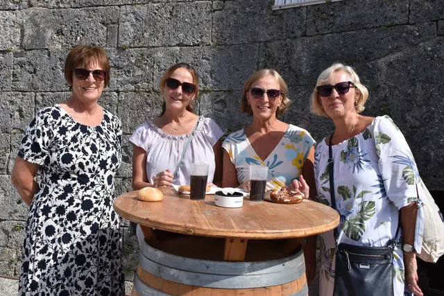 Renate, Petra, Angela und Barbara (v.l.) aus Going und Leogang genossen die tolle Stimmung auf der Festung.  | Foto: Barbara Fluckinger
