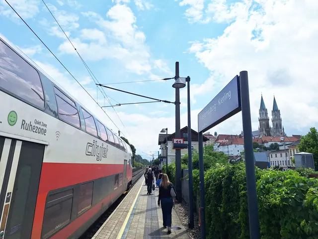 Ersatzbus-Anschluss an die Linie S40 in Weidling

Durch die Wiedereröffnung der Umfahrung Klosterneuburg lässt sich der Schienenersatzverkehr mit Bussen optimieren | Foto: ÖBB/Kiechl