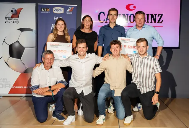 Das Damenteam und das Herren Team (1. Klasse Nord) aus Nebelberg holten jeweils den Fairnesspreis.  | Foto: Richard Haidinger
