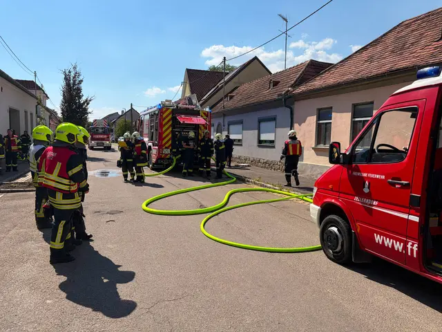 Die Nachlöscharbeiten dauerten bis in die Abendstunden an. | Foto: FF Zellerndorf