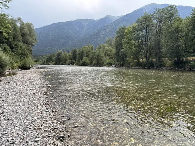 Das Wasser der Gail wirkt aktuell grün. | Foto: MeinBezirk/Carmen Rienzner