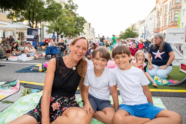 Ein besonderer Filmabend mit Picknickdecken und Popcorn beim Open-Air-Kino am Stadtplatz. | Foto: Markus Imann