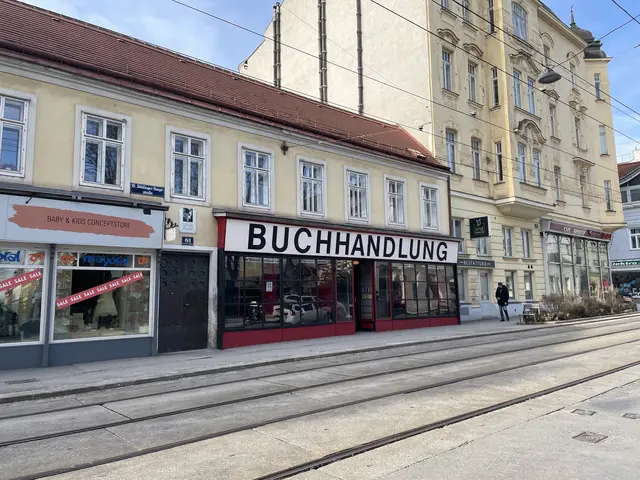 Der Verlag samt Buchhandlung hat nur kurze Zeit nach der Übernahme wieder schließen müssen.  | Foto: Johannes Reiterits/MeinBezirk