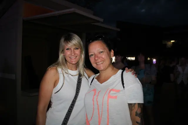 Bettina besuchte mit Freundin Conny das Konzert